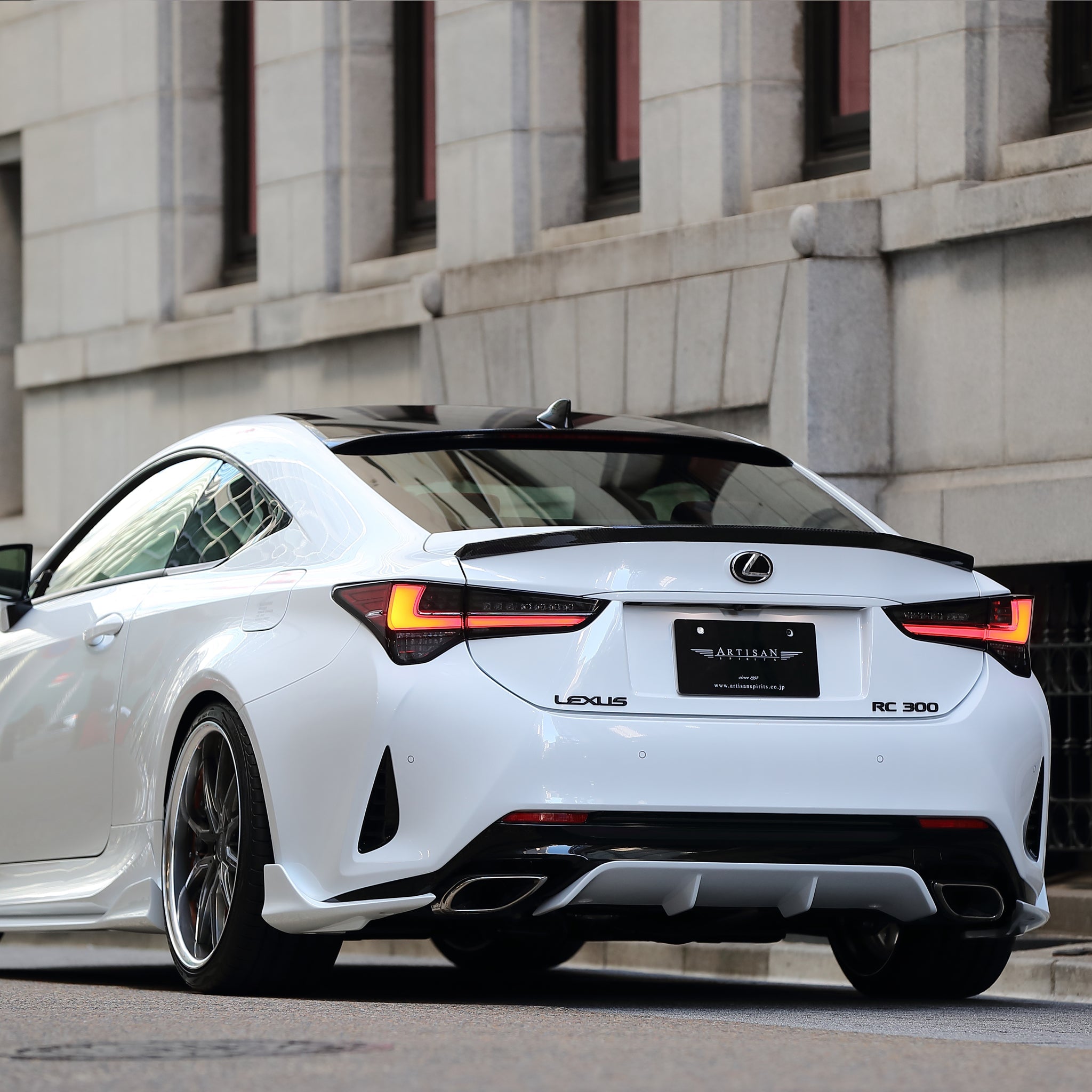 LEXUS RC ARTISAN SPIRITS サイドステップ 白 LEXUS RC ARTISAN SPIRITS サイドステップ 白 LEXUS RC ARTISAN